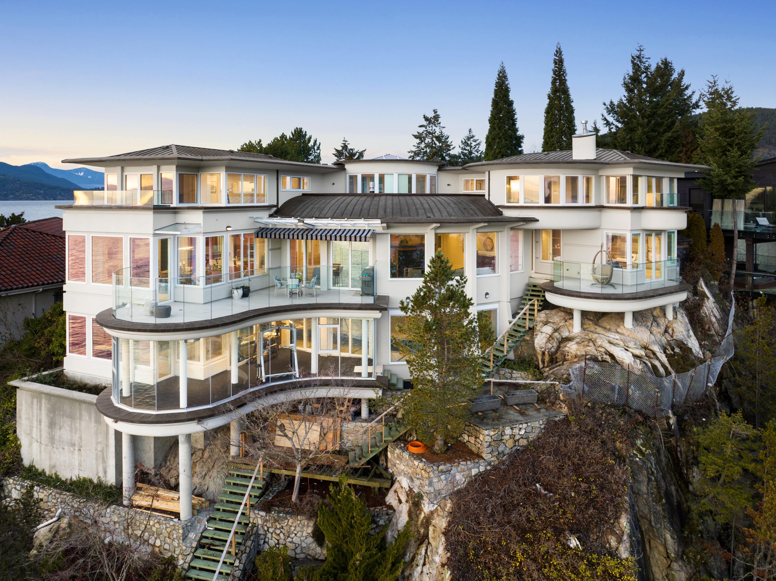 270 DEGREE WATERFRONT VIEWS WITH PRIVATE DOCK – 5310 Seaside Place, West Vancouver